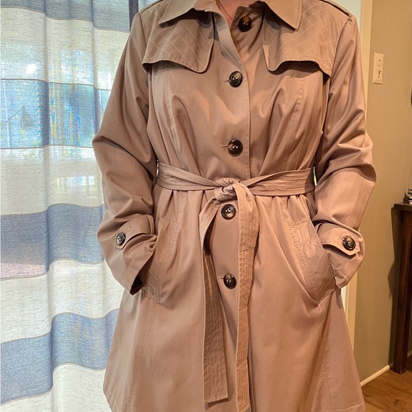 DKNY Beige Trench Coat - Picture 5 of 10